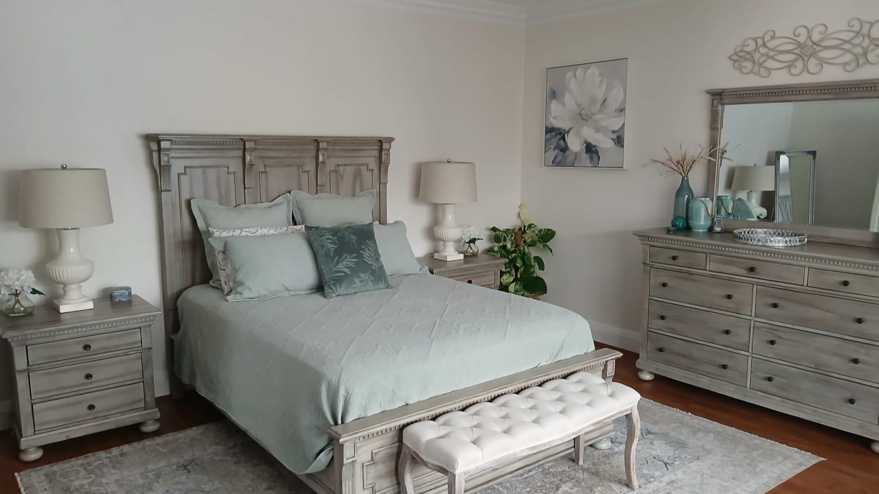 Furnished room with own bathroom