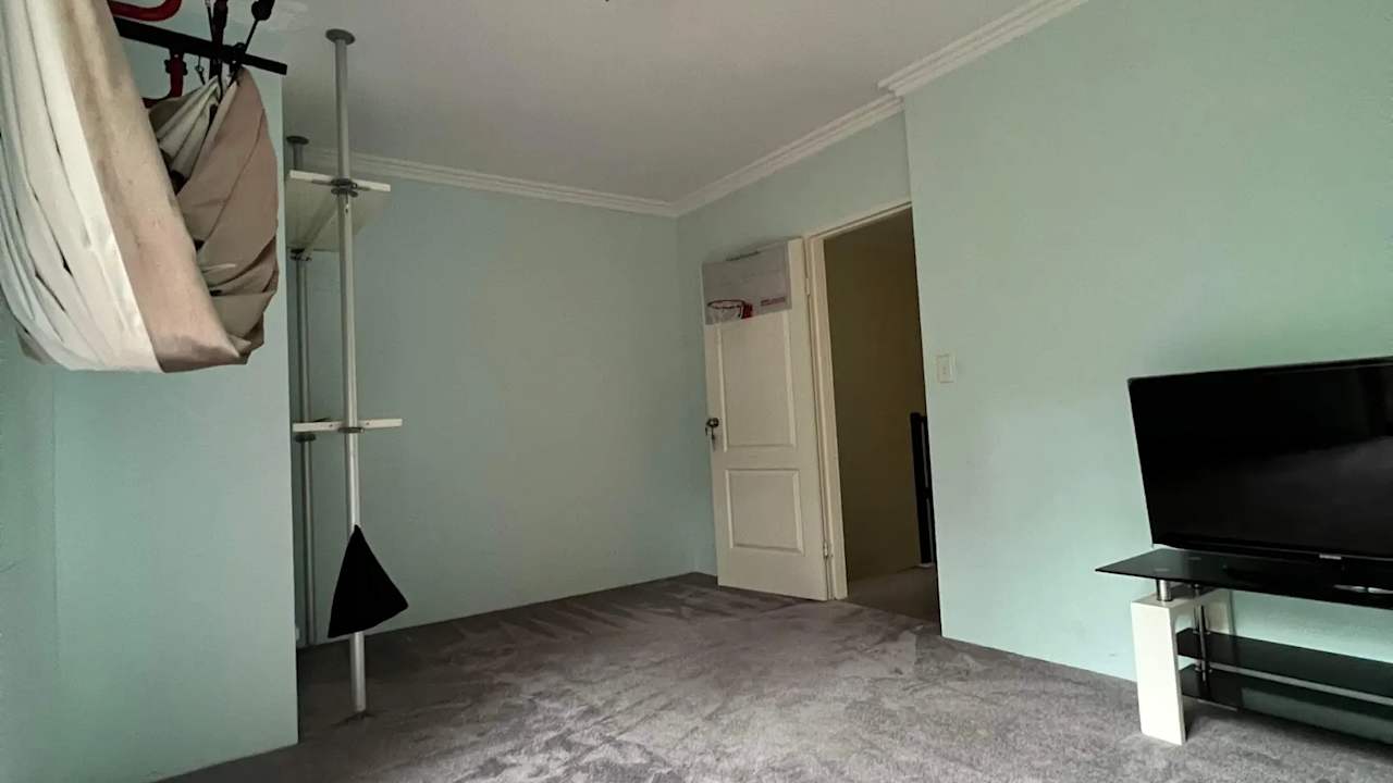Room in a share house