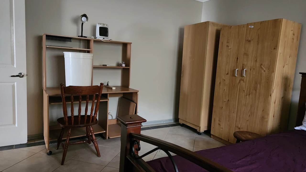 Furnished room in a flatshare