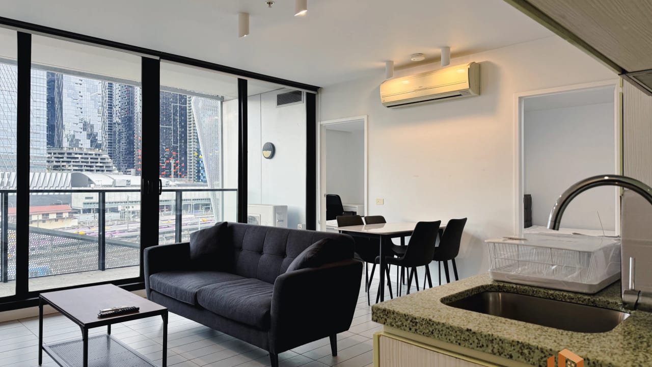 Furnished room with ensuite in a flatshare
