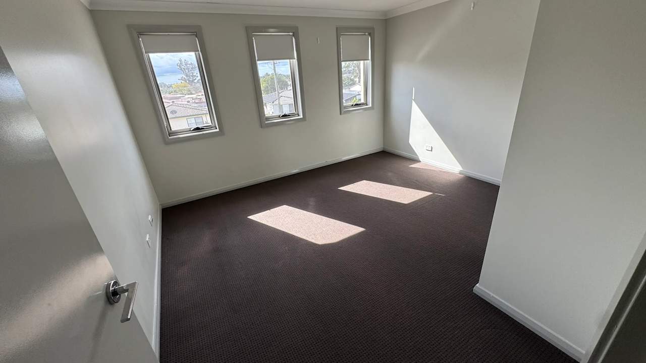 Unfurnished room in a share house