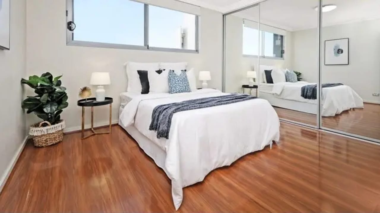 Unfurnished room with own bathroom