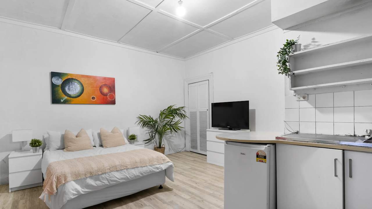 Furnished room studio flat for rent