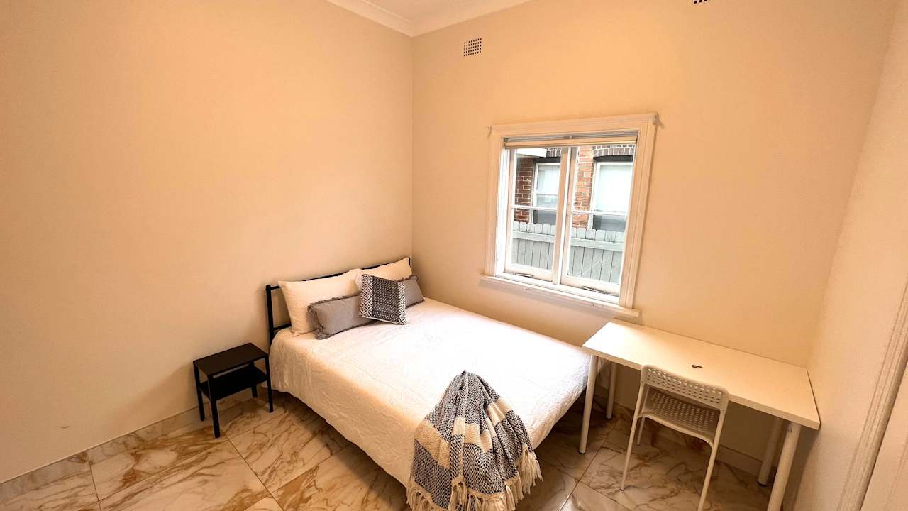 Furnished room in a share house