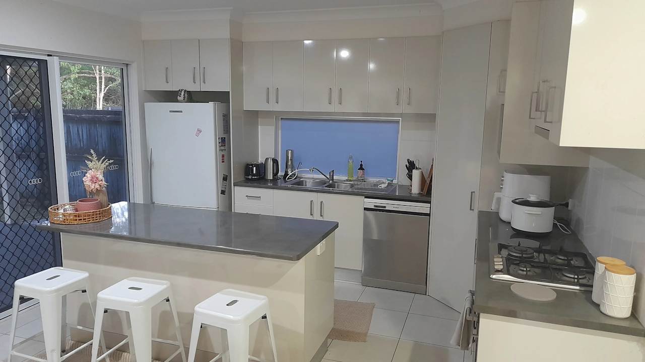 Room in a share house