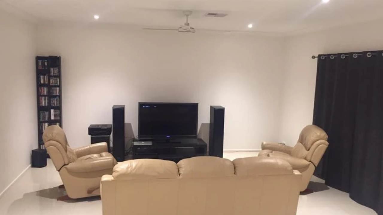 Unfurnished room in a share house