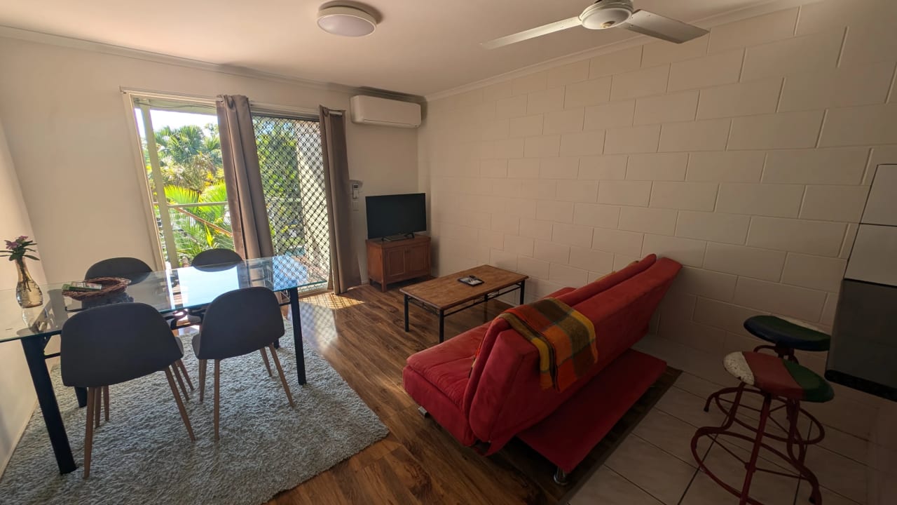 Furnished room in a flatshare