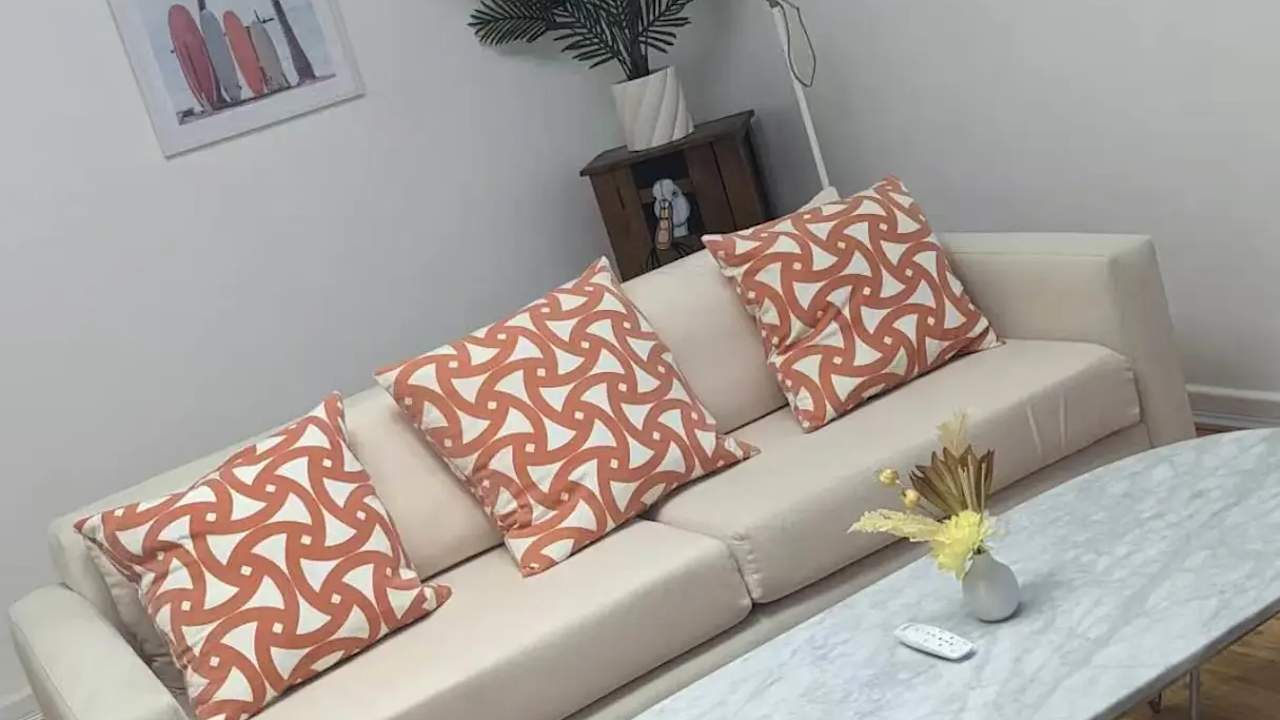 Furnished room in a share house