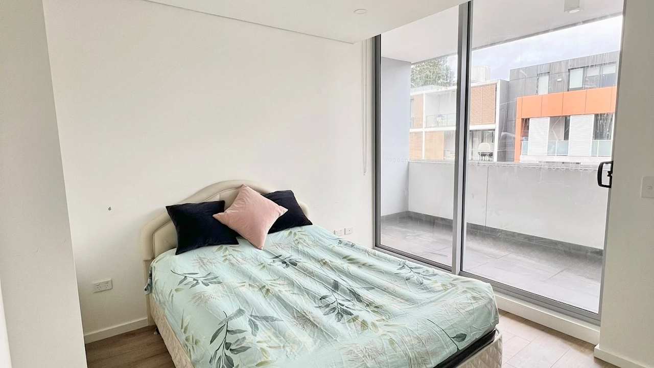 Furnished room in a flatshare