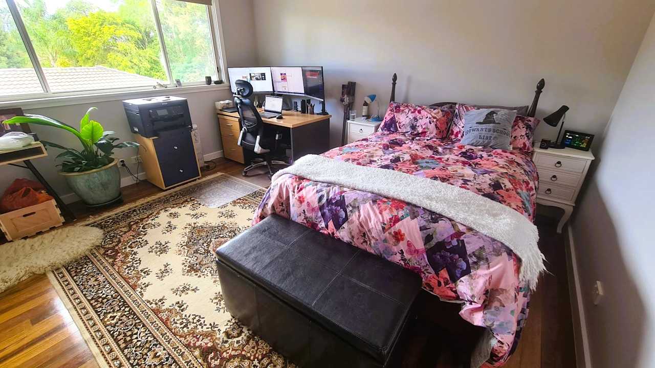 Furnished room in a share house