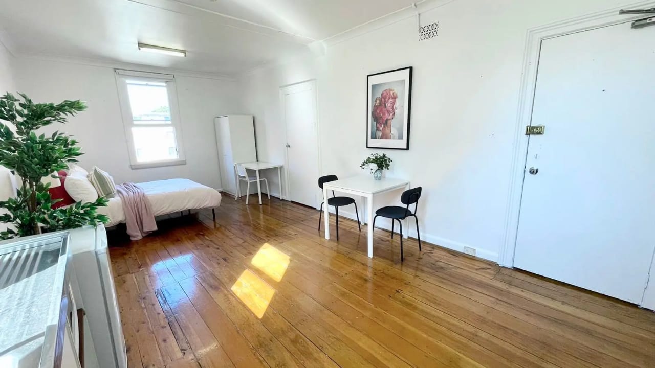 Room studio flat for rent