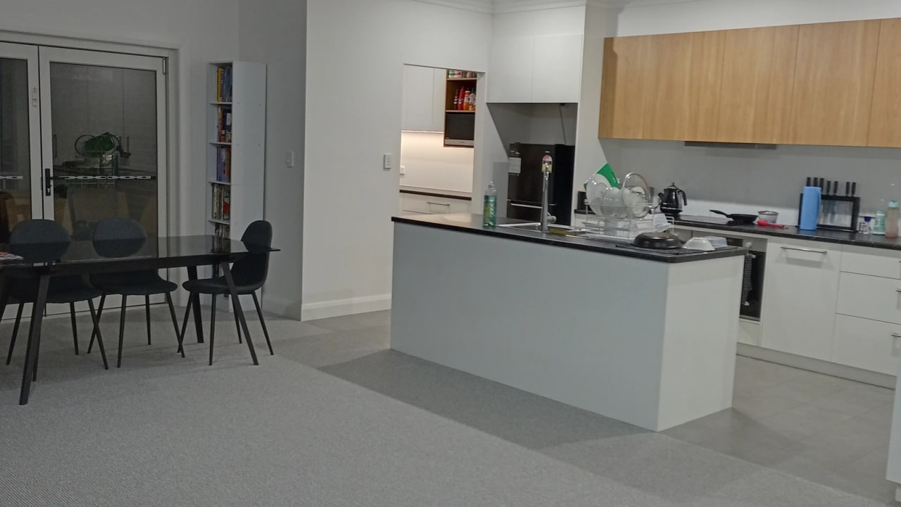 Room in a share house