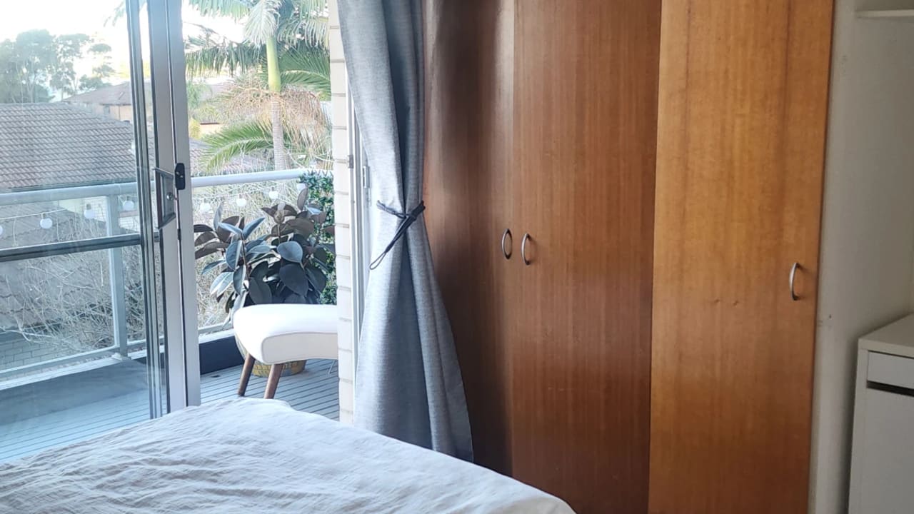 Furnished room in a flatshare