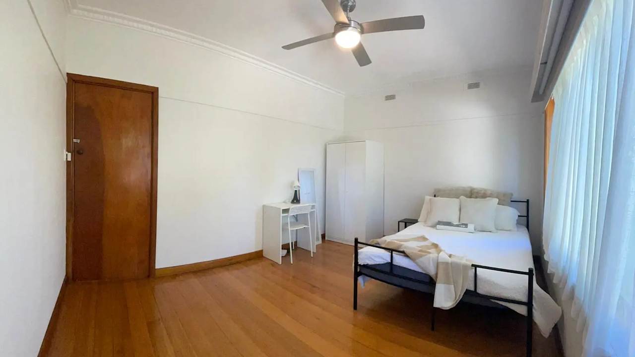 Furnished room in a share house