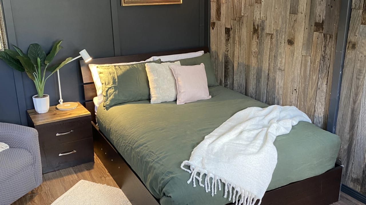 Furnished room granny flat for rent