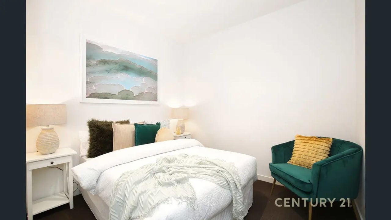 Unfurnished room in a flatshare