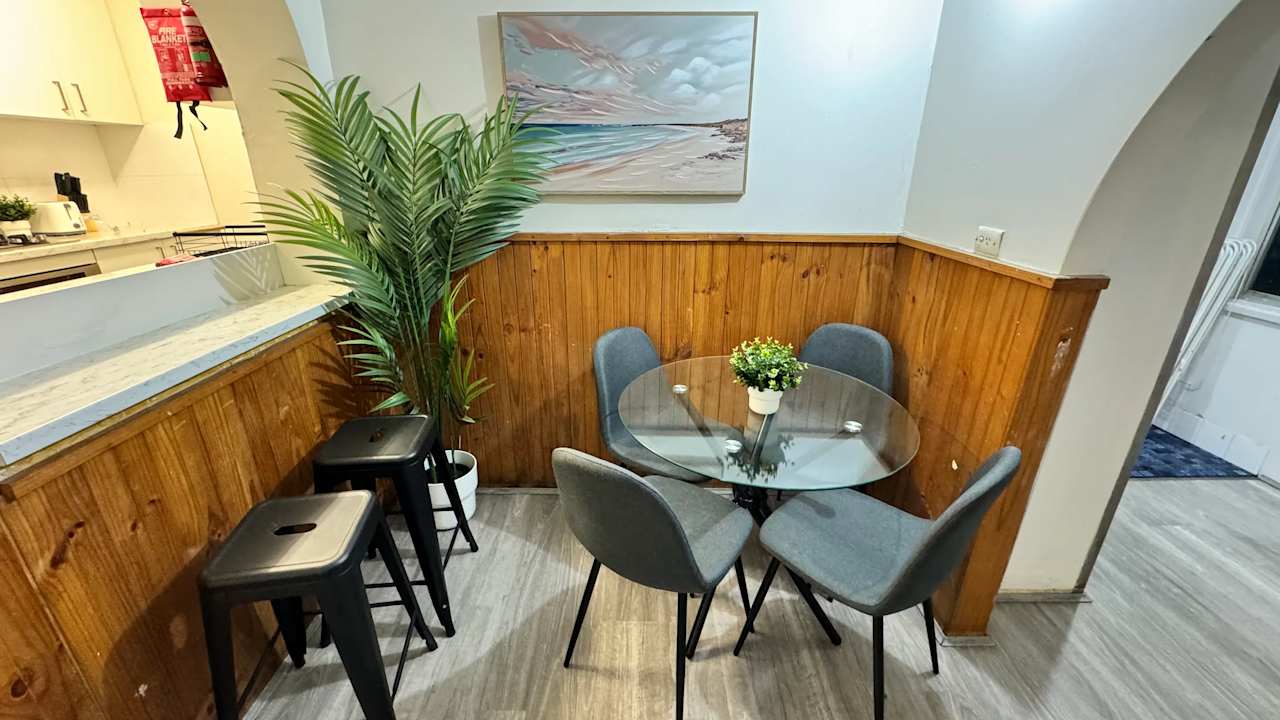 Furnished room in a share house