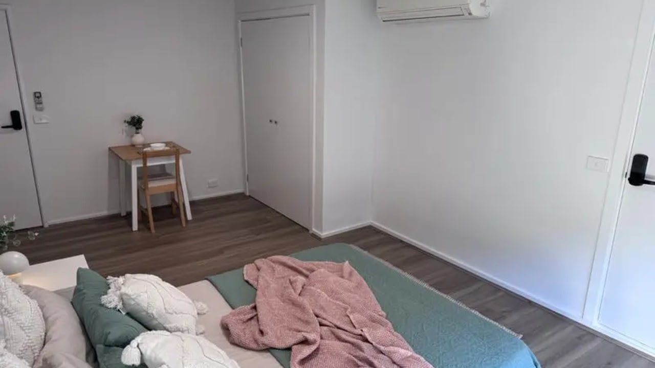 Furnished room with ensuite in a flatshare
