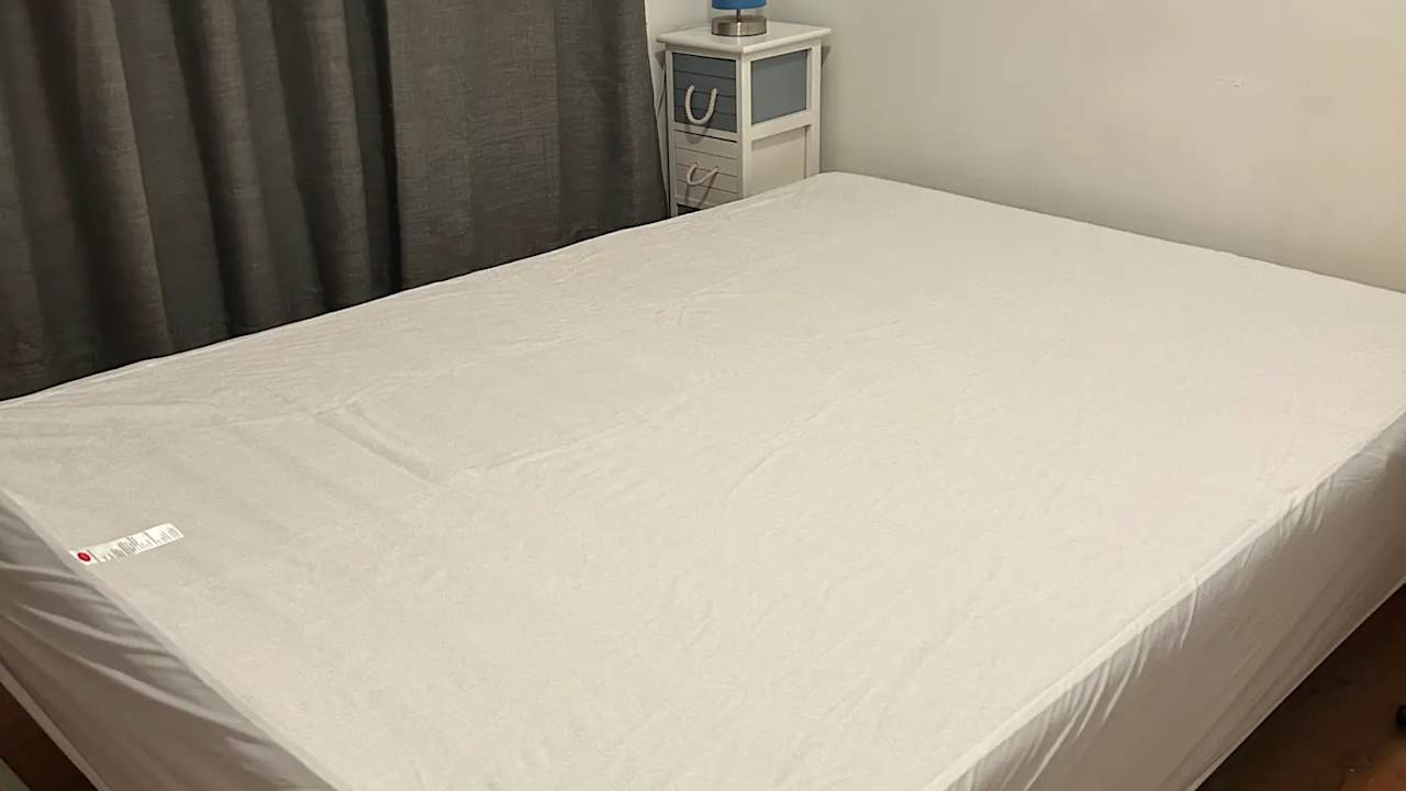 Room in a share house