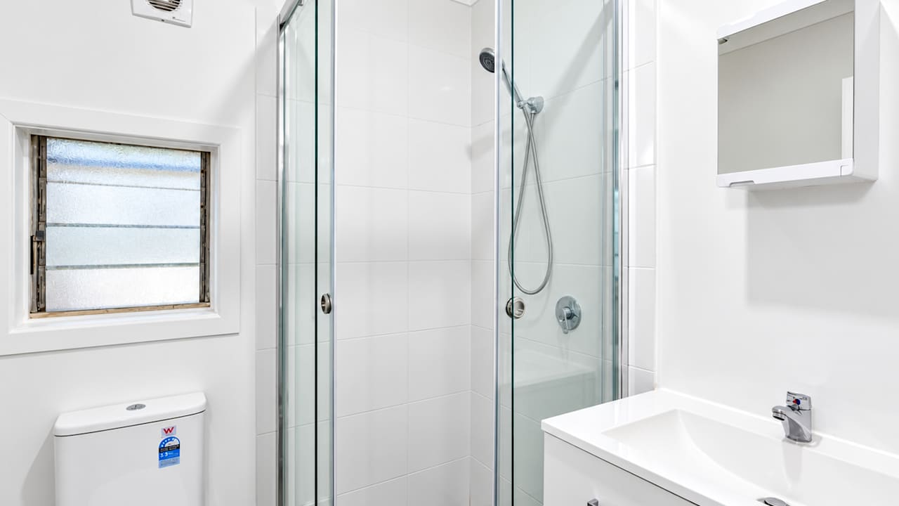 Unfurnished room with own bathroom
