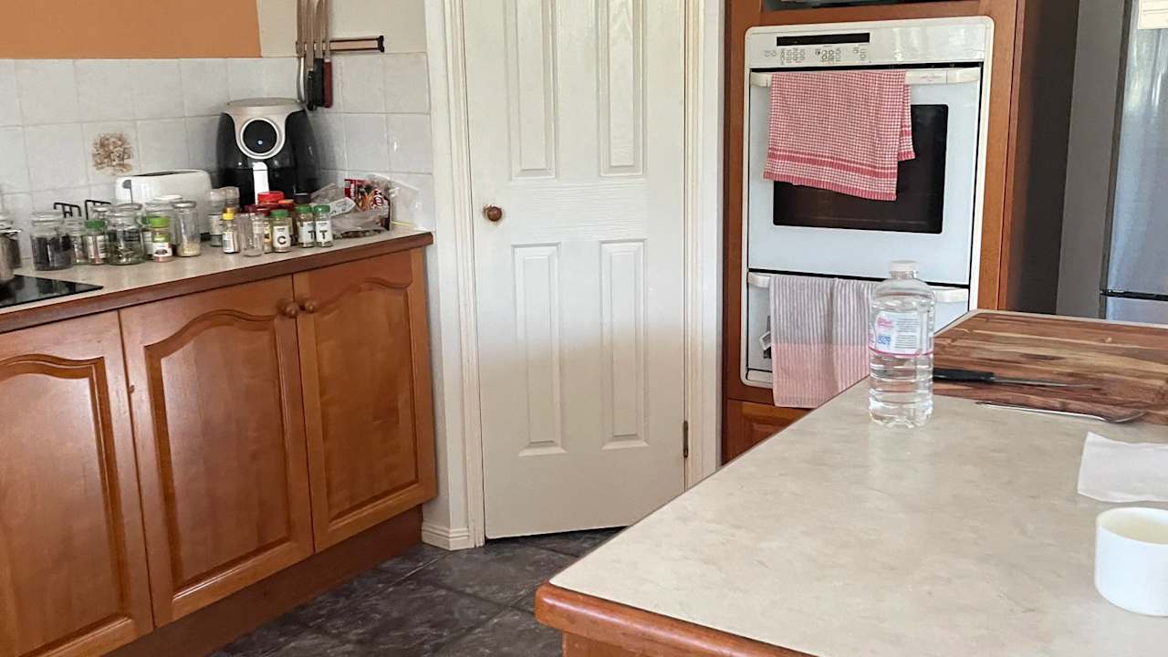 Room in a share house