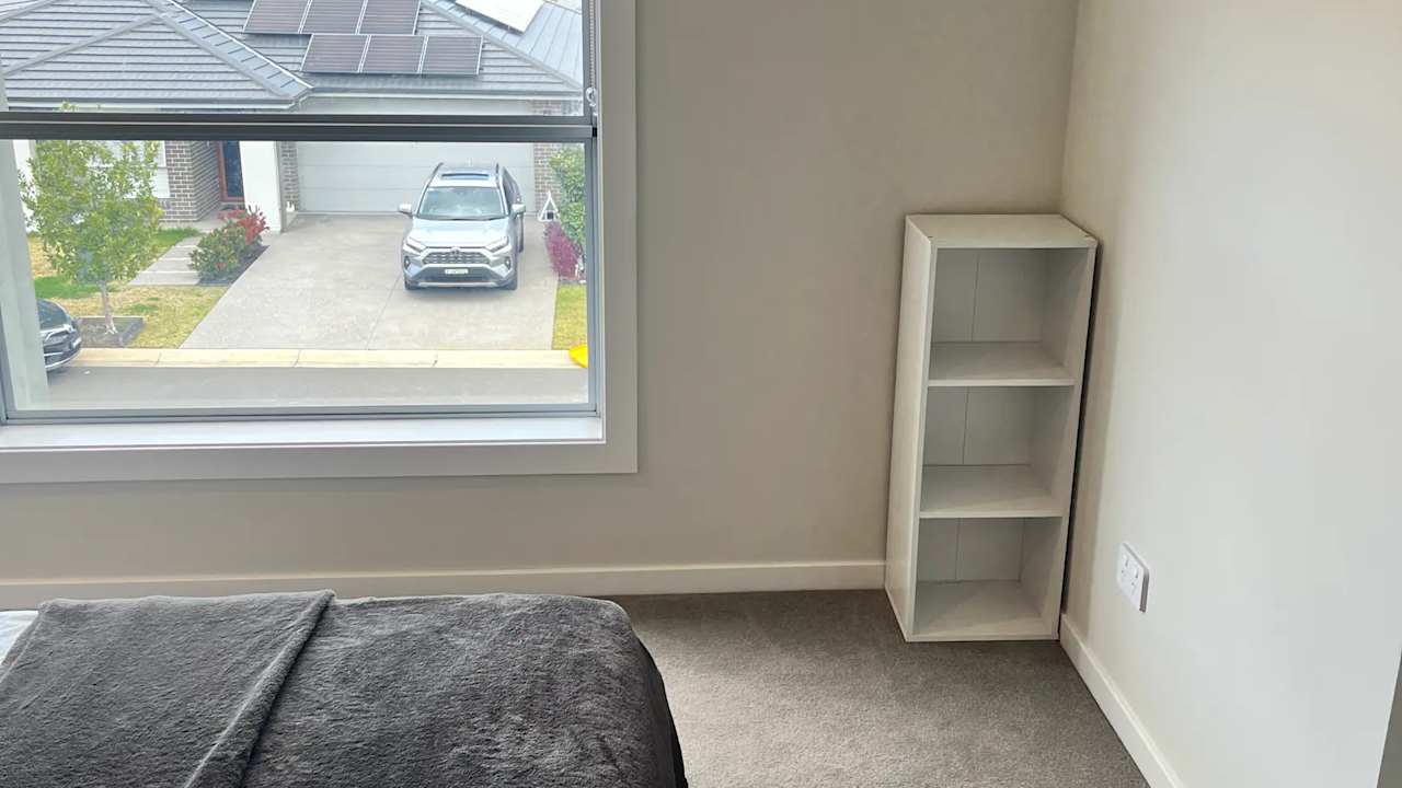 Room in a share house
