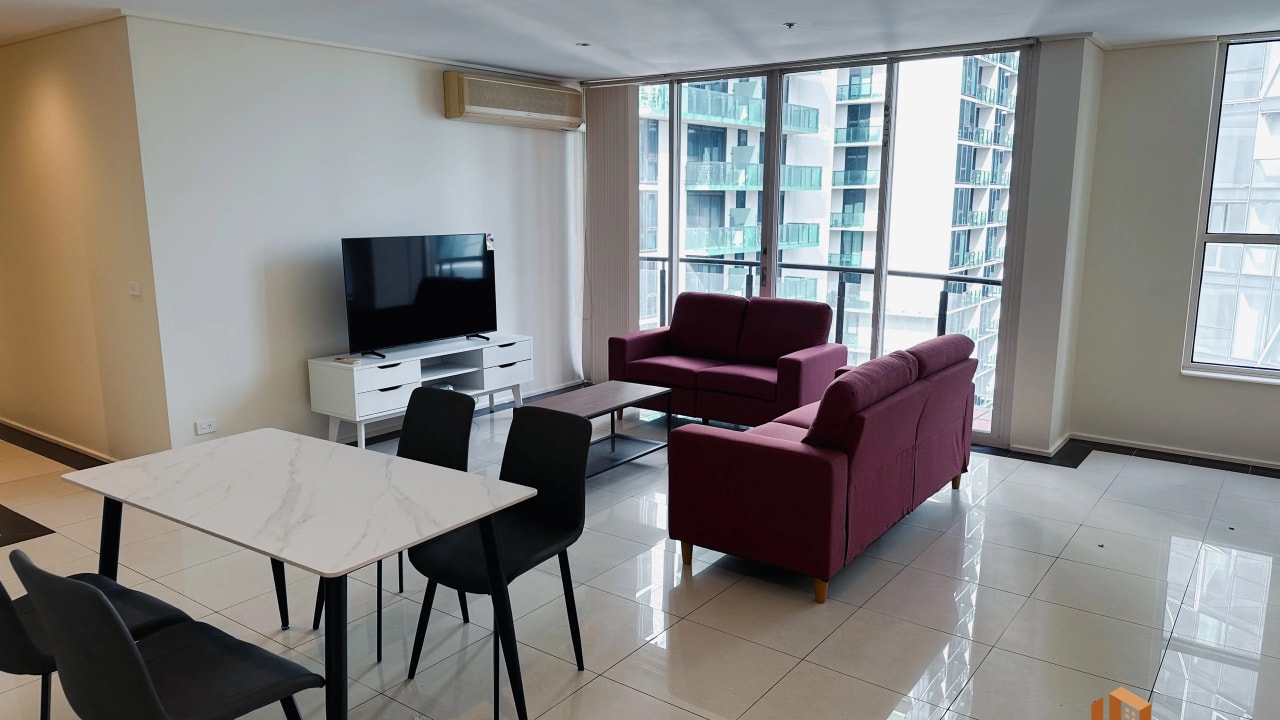 Furnished room with ensuite in a flatshare