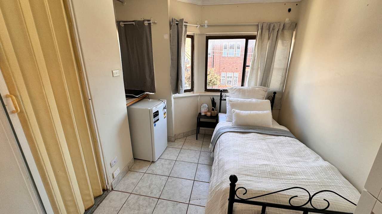 Furnished room studio flat for rent