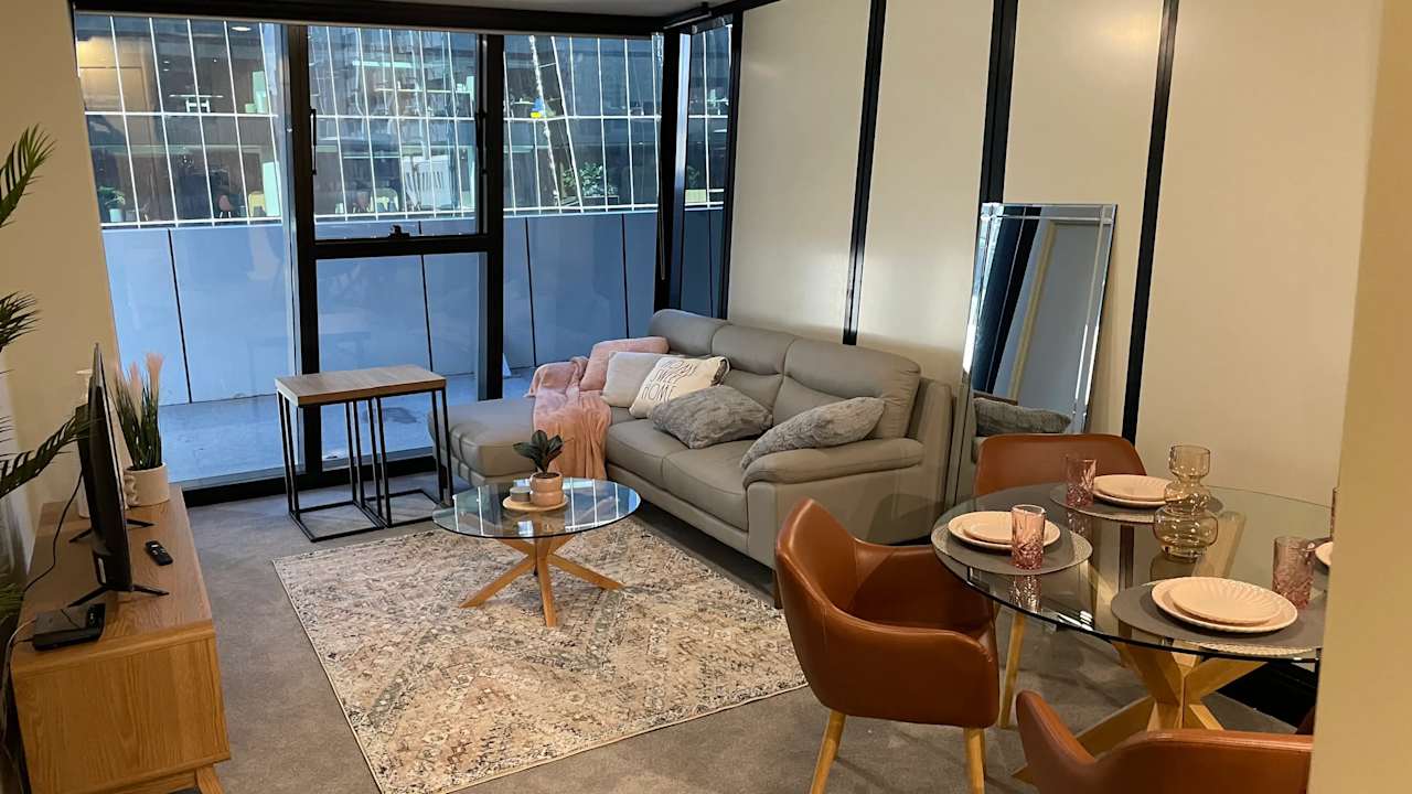 Furnished room in a flatshare