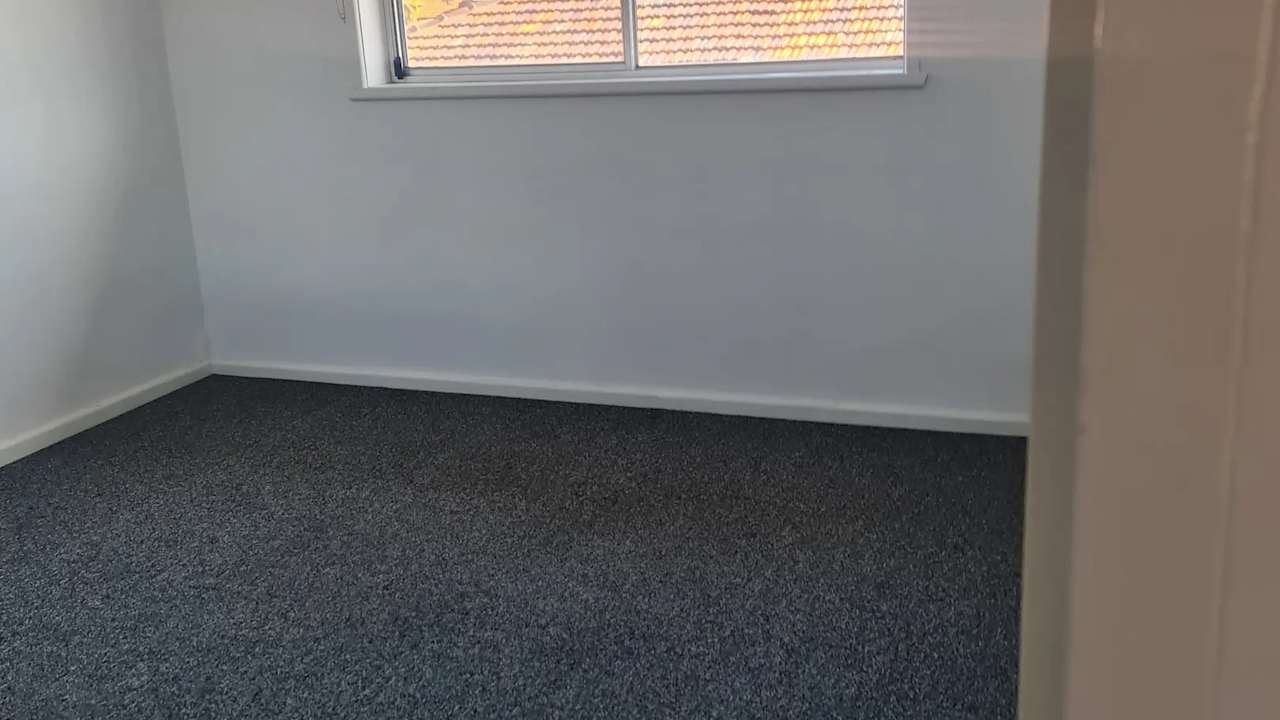 Unfurnished room in a flatshare