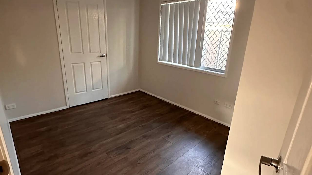 Unfurnished room in a share house