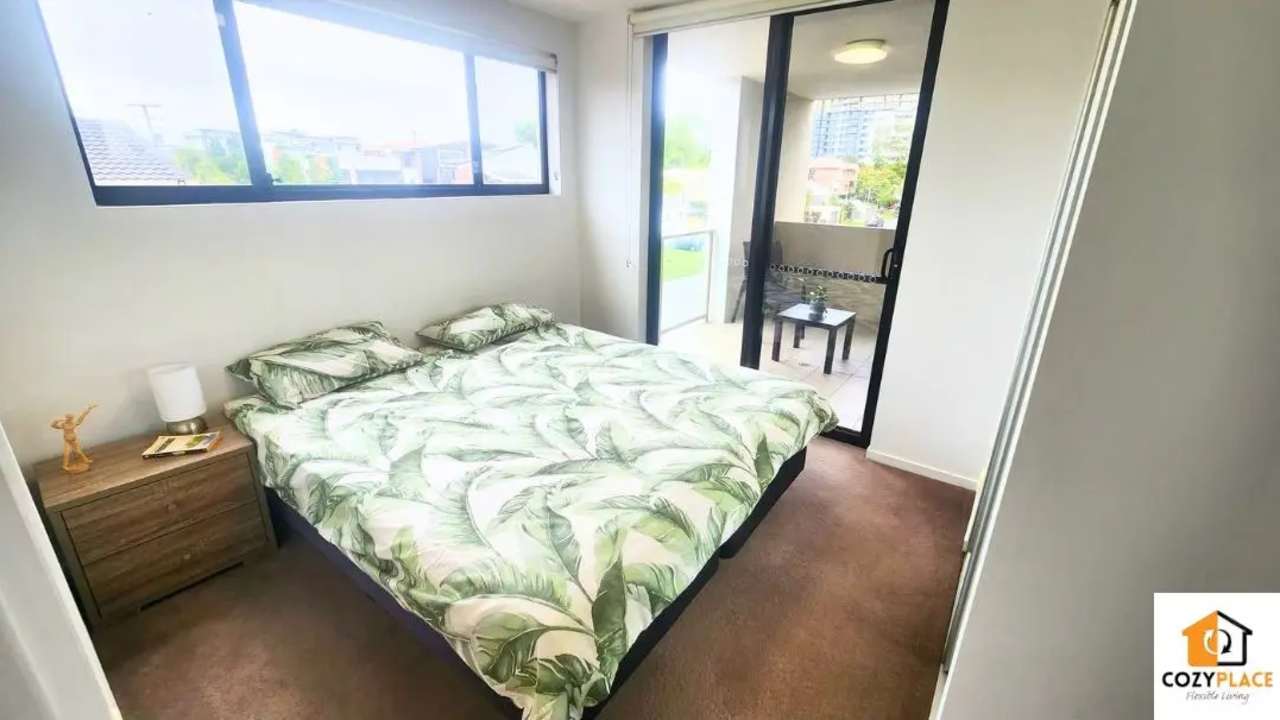 Furnished room with ensuite in a flatshare
