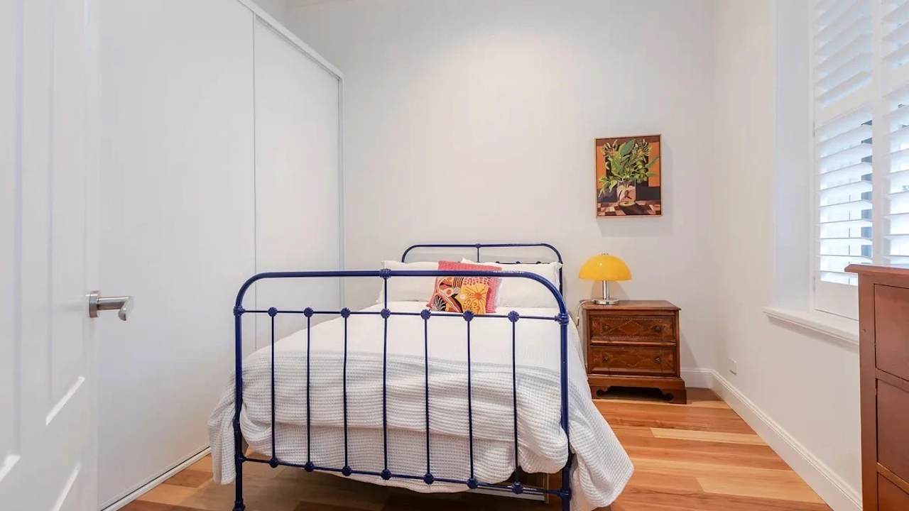 Unfurnished room in a share house