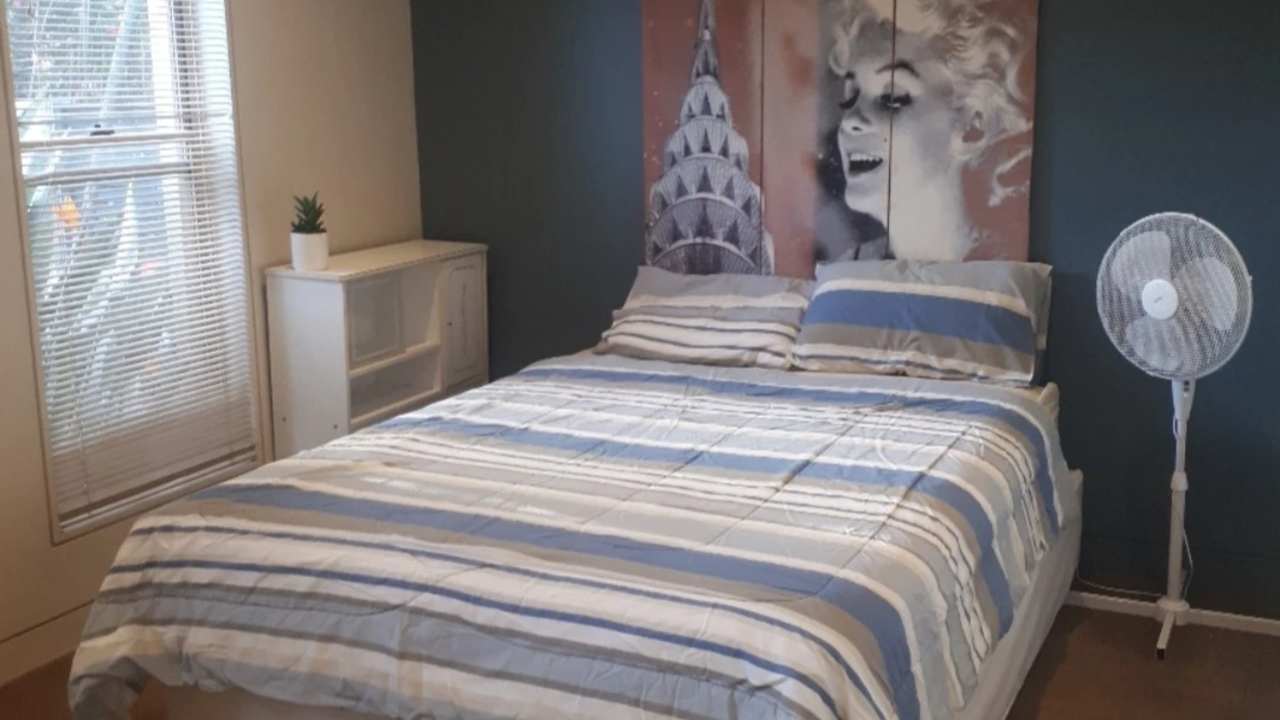 Furnished room in a share house