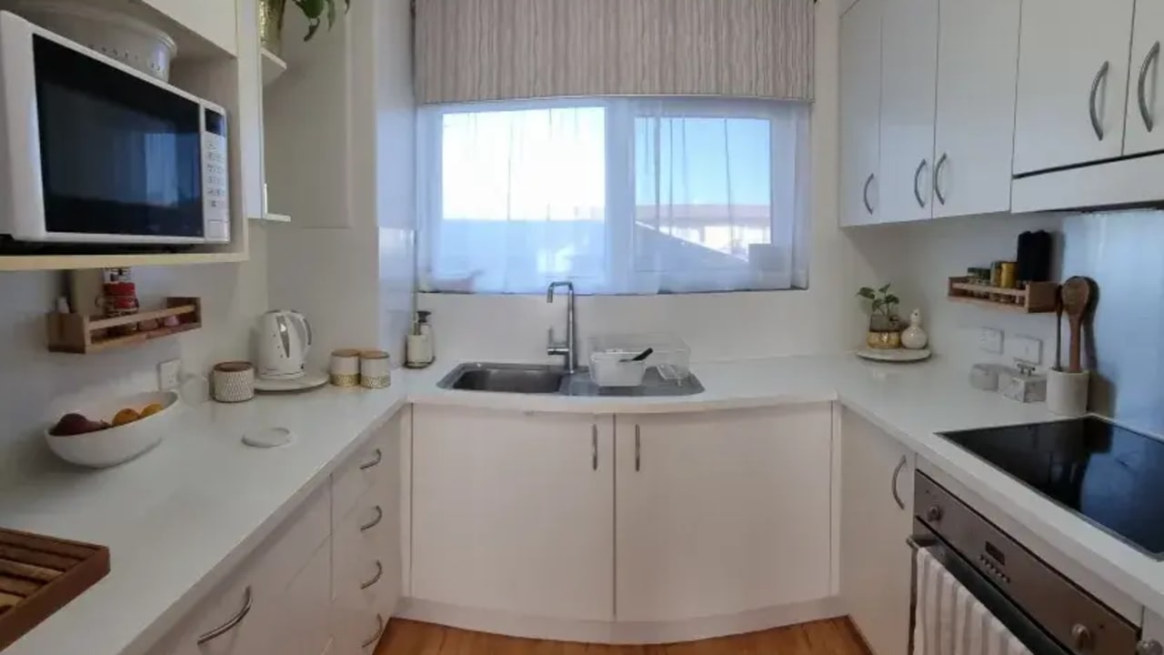 Unfurnished room in a flatshare