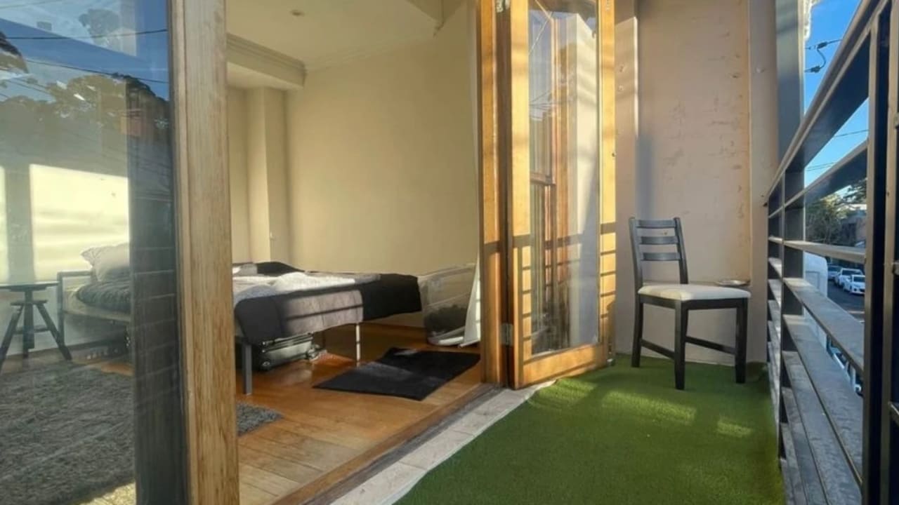 Furnished room in a share house