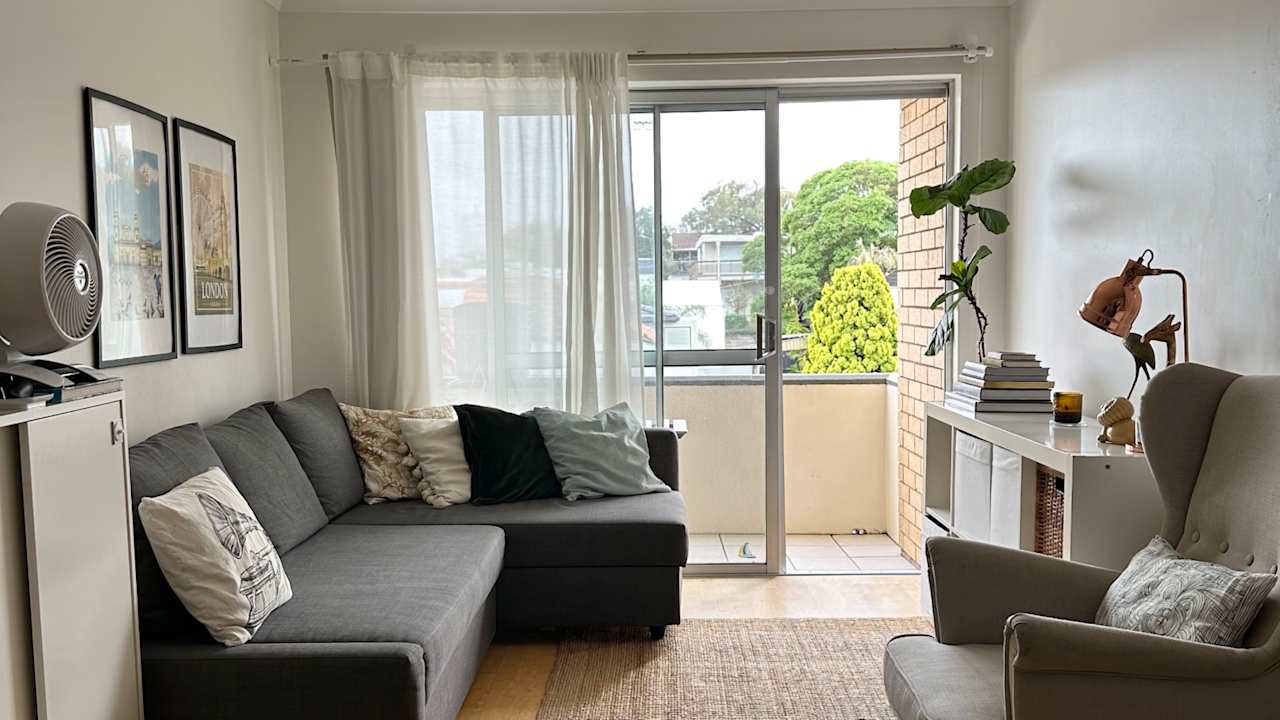 Furnished room in a flatshare