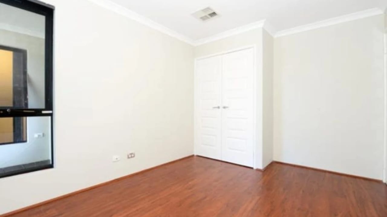 Unfurnished room in a share house