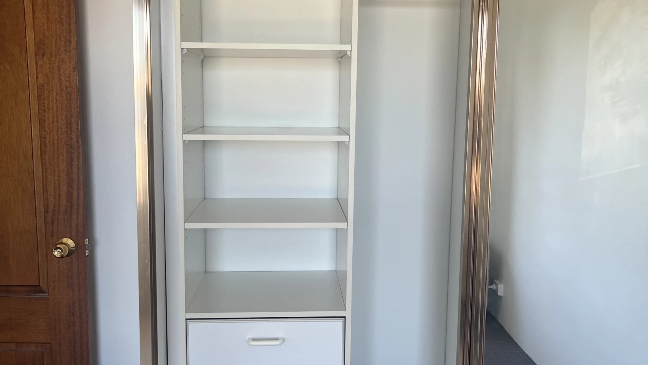 Unfurnished room in a flatshare