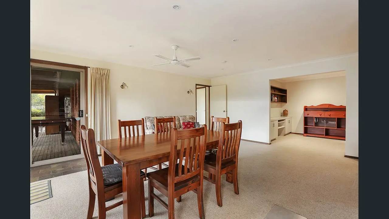 Furnished room in a share house