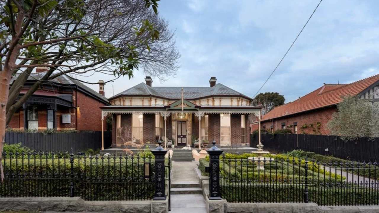 Furnished room with ensuite in a share house