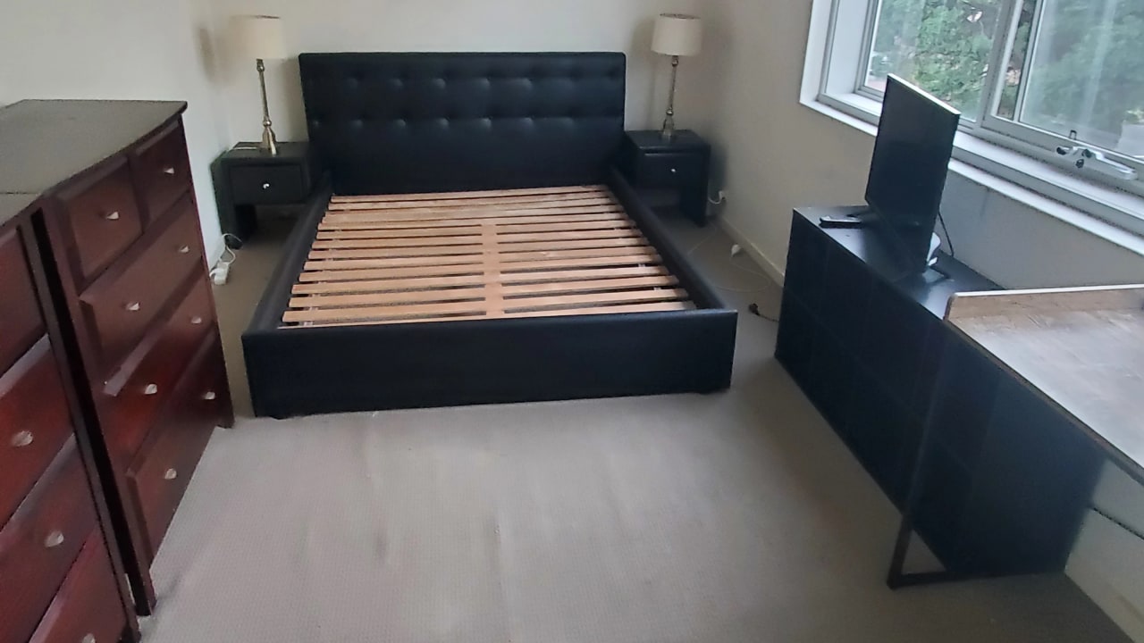 Furnished room in a flatshare