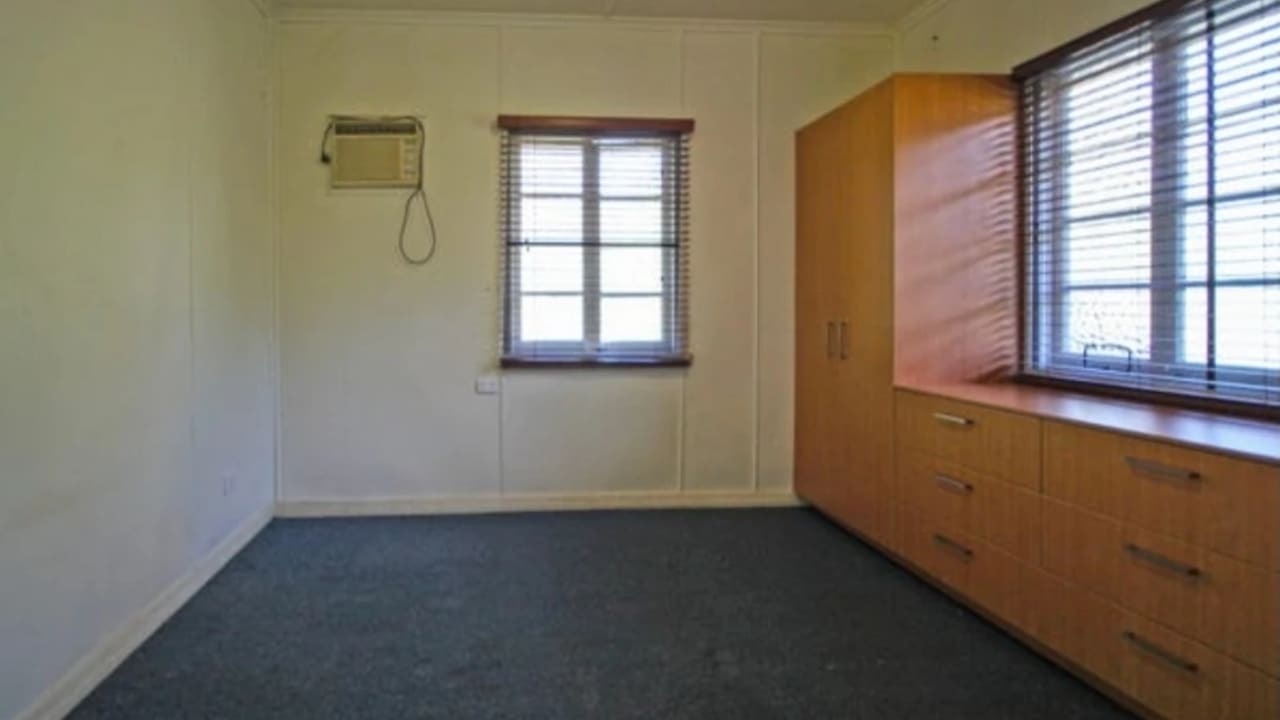 Room in a share house