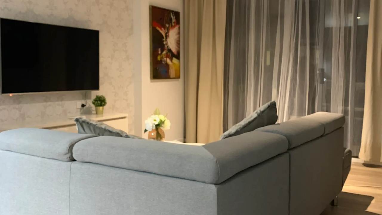 Furnished room in a flatshare