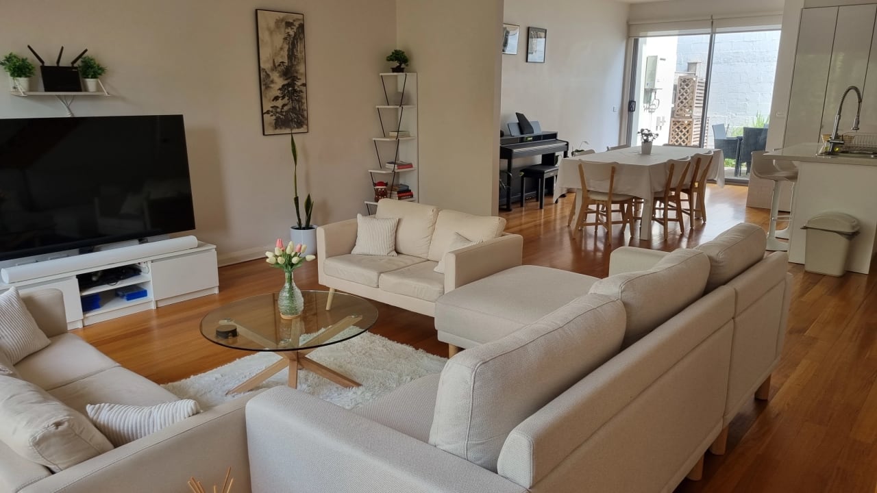 Furnished room in a share house