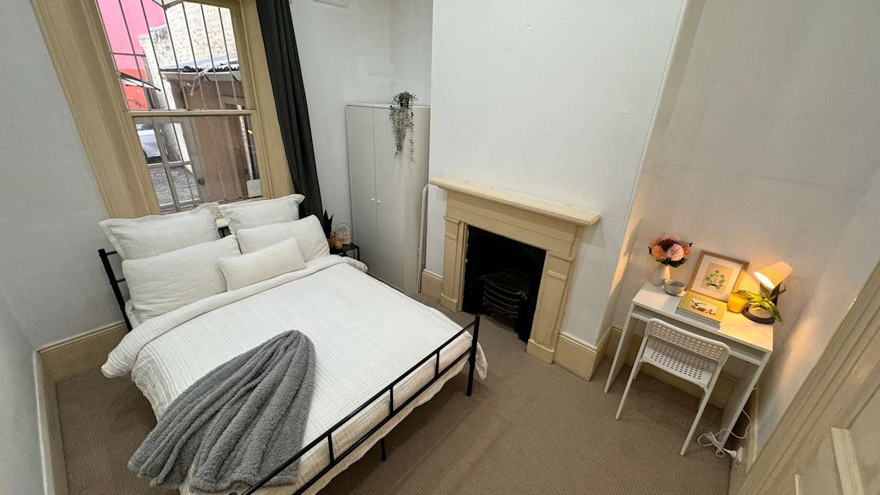 Furnished room in a share house