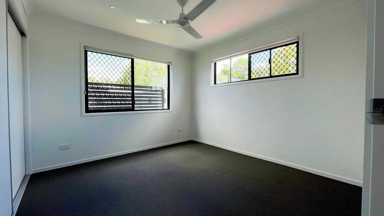 Unfurnished room with own bathroom