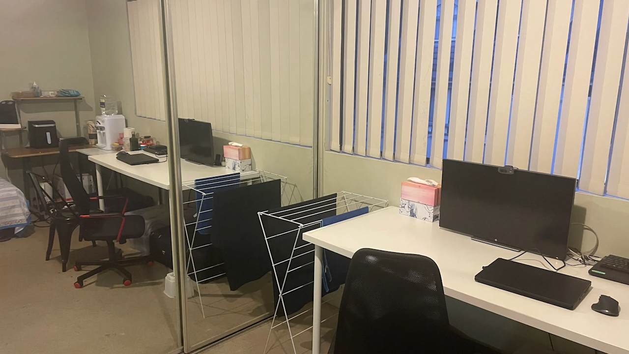 Furnished room in a share house