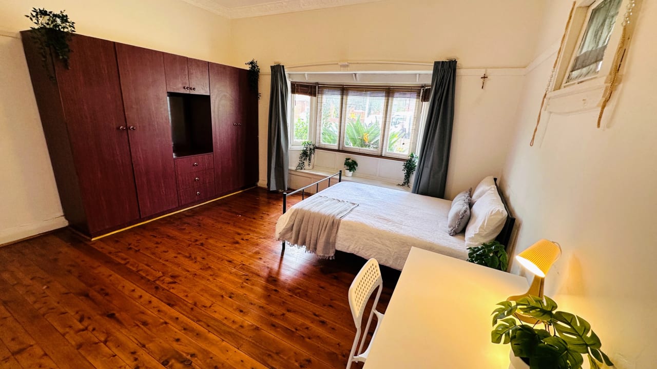 Furnished room in a share house
