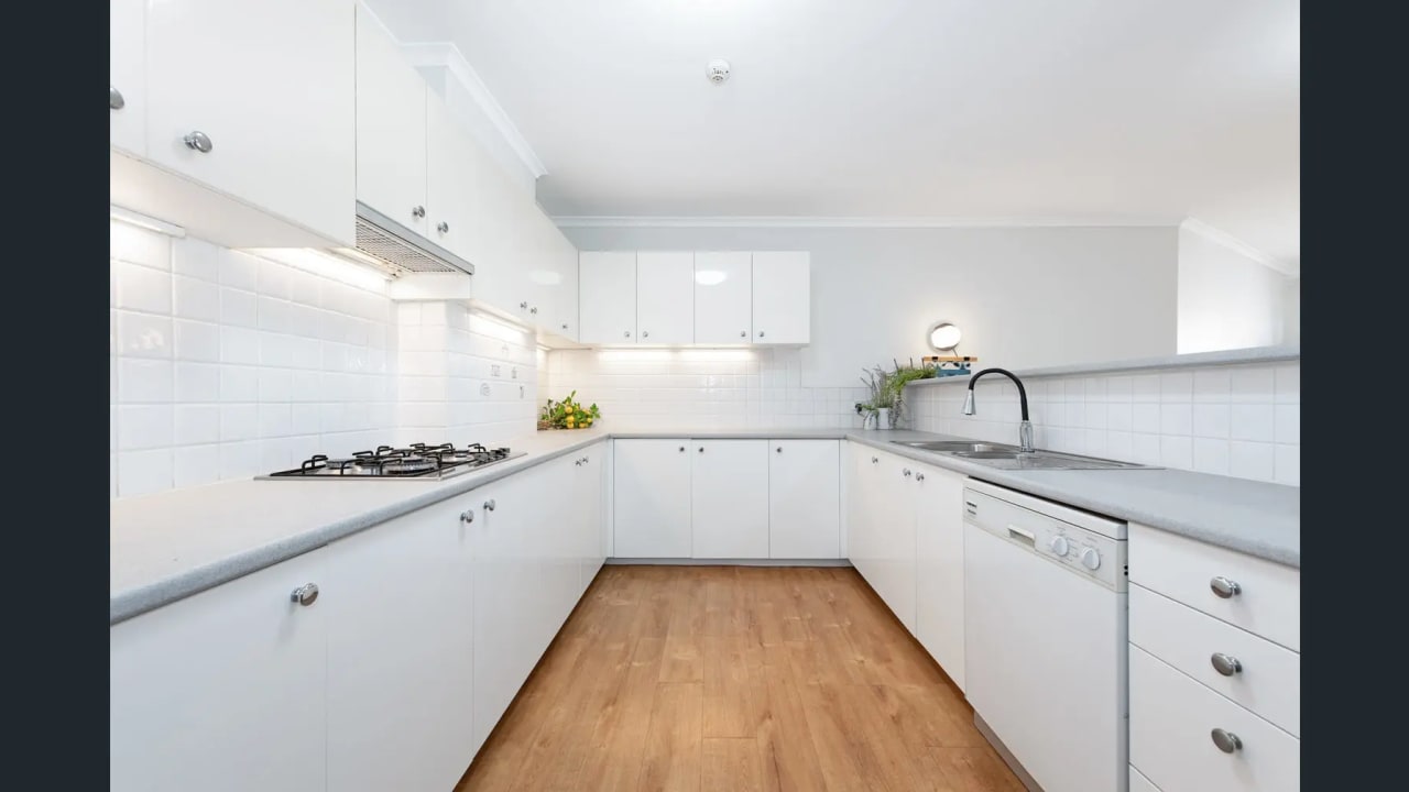 Furnished room in a flatshare